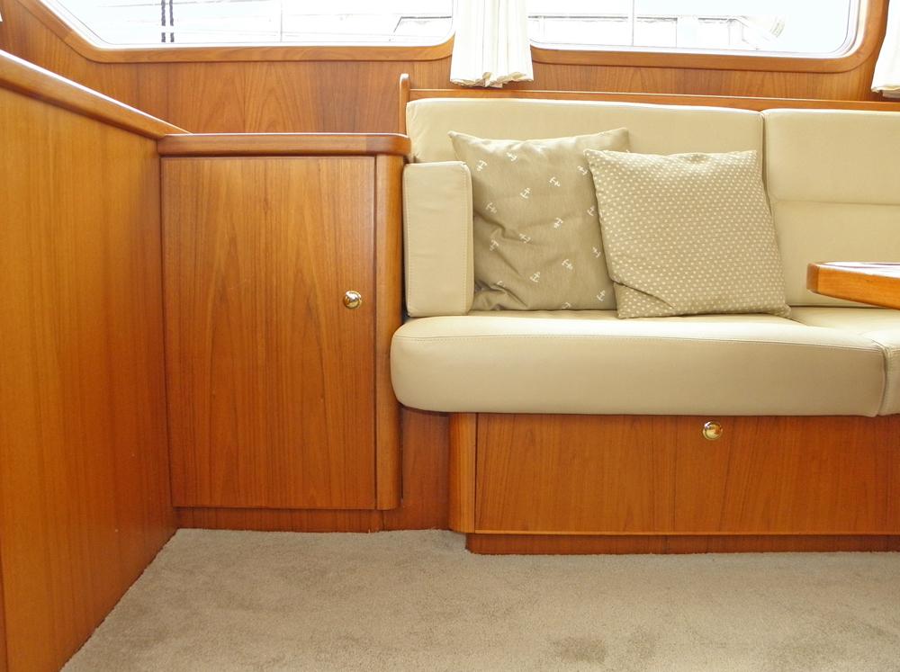 Saloon, Accommodation